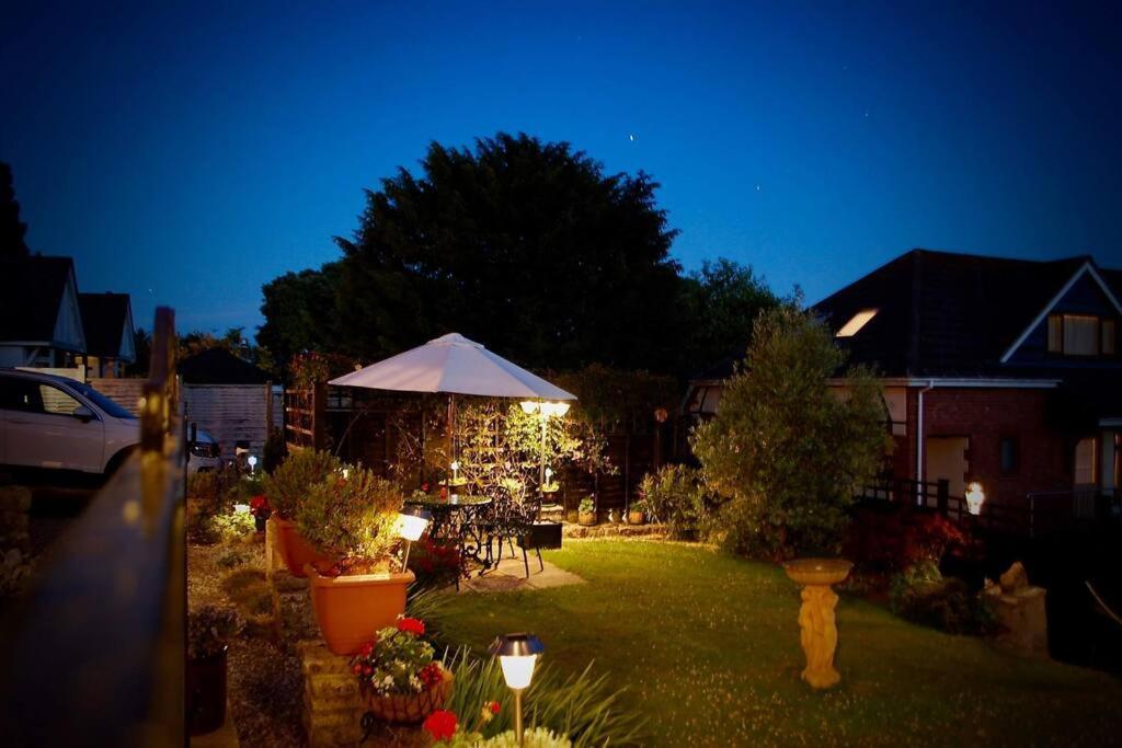 Private Apartment, Parking, Sea And Country Views Lyme Regis Exterior photo