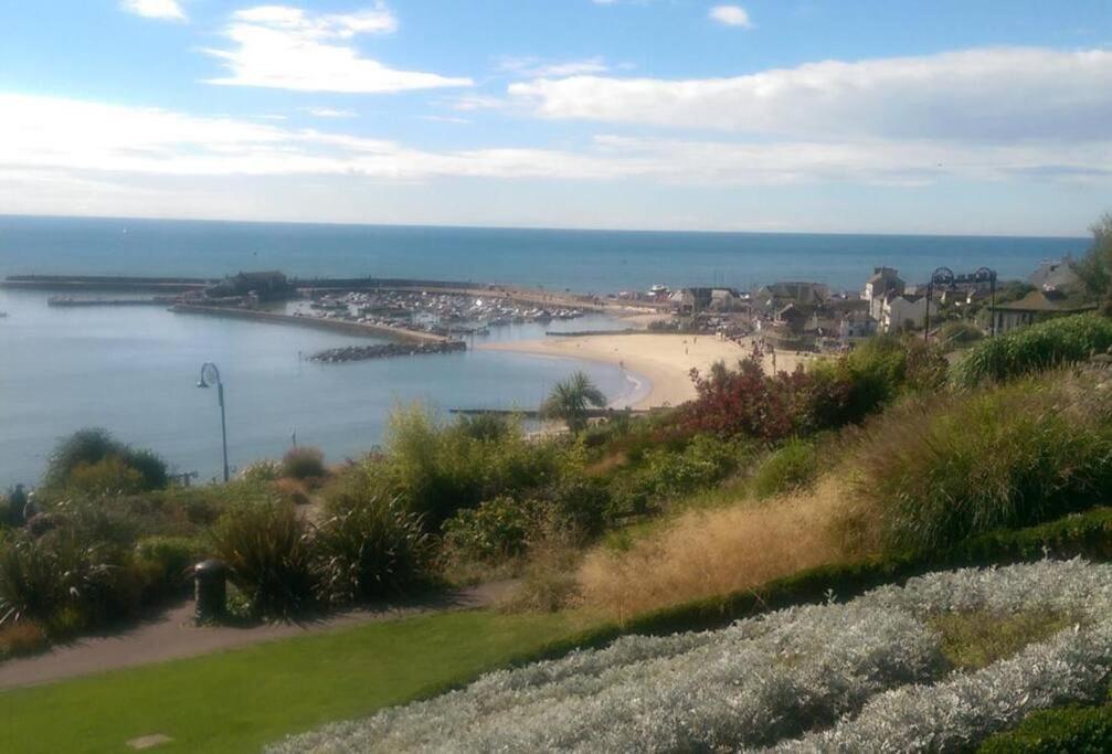 Private Apartment, Parking, Sea And Country Views Lyme Regis Exterior photo
